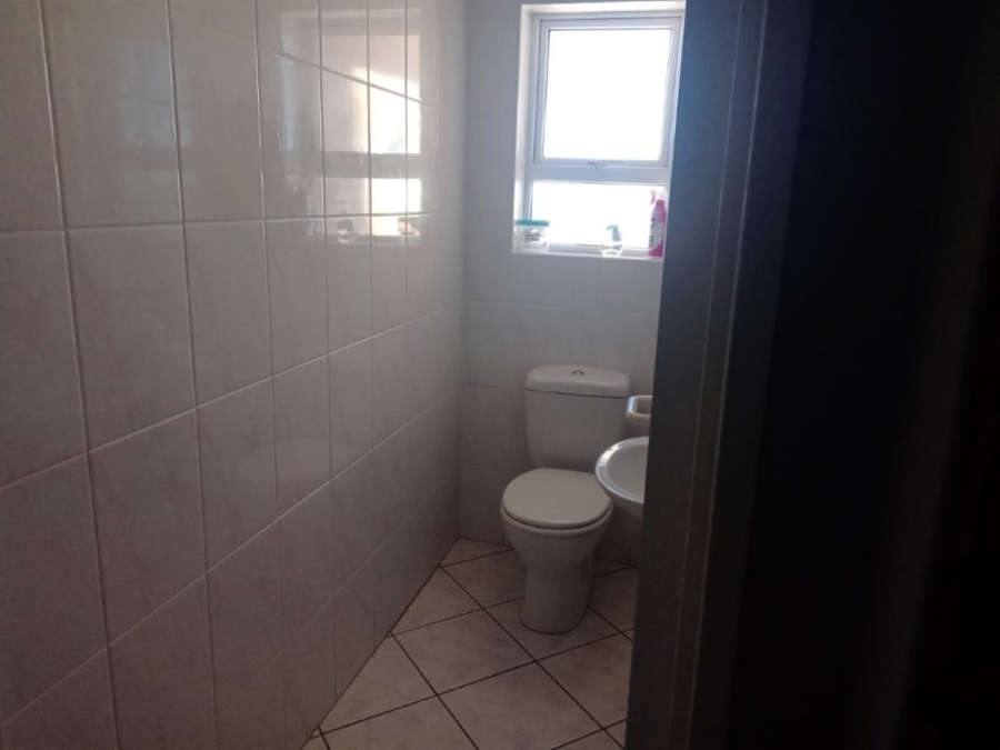 6 Bedroom Property for Sale in Aston Bay Eastern Cape